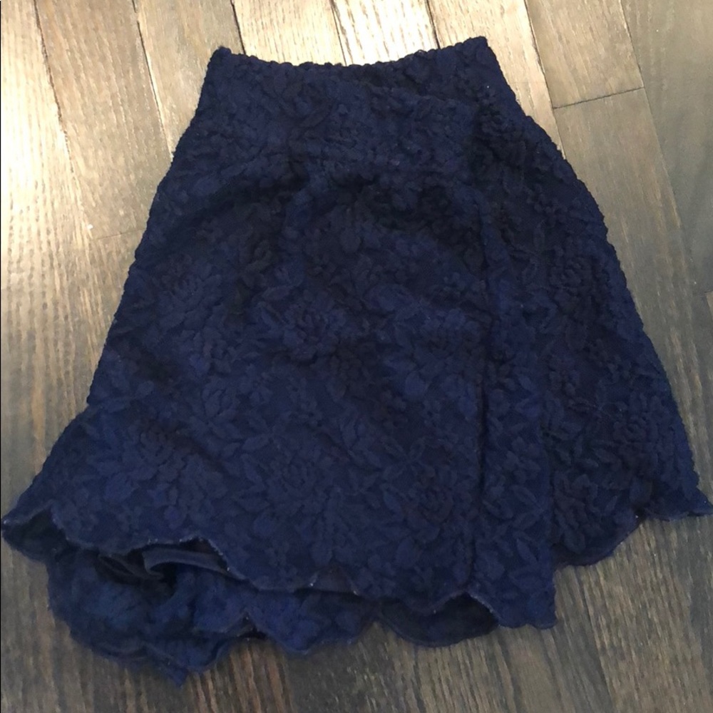 FREE PEOPLE navy lace shorts